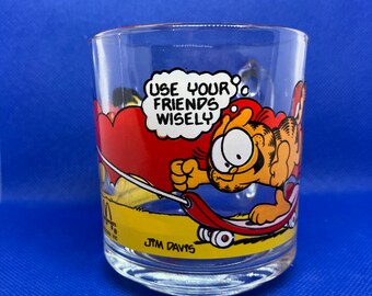 McDonald&#39;s Anchor Hocking 1978 Mug with Jim Davis&#39;s Garfield and Odie Skateboarding