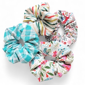 Christmas Crinkly Catnip Toy Scrunchie - Holiday Meownchies with Crinkle Paper
