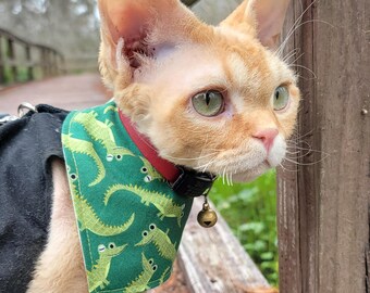 Cat Bandana - Alligator and Paws Reversible Print, Tastes Like Chicken