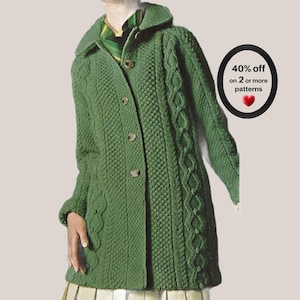 Puede incluir: Un cárdigan de punto verde de manga larga con un patrón de trenzas texturizado, cuello ancho y cuatro botones frontales. Un gráfico circular a la derecha muestra el texto 40% off on 2 or more patterns junto a un icono de corazón rojo.