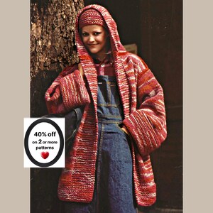 Puede incluir: Un cárdigan de punto grueso con capucha en tonos variados de rojo, naranja y blanco, usado sobre un peto de mezclilla azul. Un gráfico circular muestra el texto 40% off on 2 or more patterns con un icono de corazón rojo.