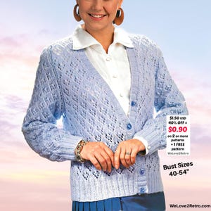 Può includere: Un set di tre tazze in ceramica con finitura opaca e macchiettata. Le tazze sono nei toni del crema, grigio chiaro e grigio scuro. Ogni tazza ha un design semplice e minimalista e un manico arrotondato.