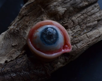 Creepy Augapfel Brosche, Auge Pin, skurriles Geschenk, Odd Schmuck, Realistisches Auge, Gothic Pin, Drittes Auge, Seltsames Zeug, Statement Schmuck, Bizarre