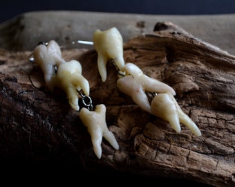 Gothic teeth earrings, Dangling human tooth, Handmade molars, Oddities curiosities, Goth creepy jewellery, dark aesthetic, Plastic teeth