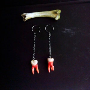 Bloody teeth earrings, Dangling human tooth, Handmade molars, Oddities curiosities, Goth creepy jewellery, dark aesthetic, Plastic teeth