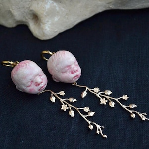 Creepy Baby Head Earrings – Gothic Doll Jewelry – Weird Earrings for Horror Lovers – Macabre Oddities – Creepy Cute Alternative Fashion