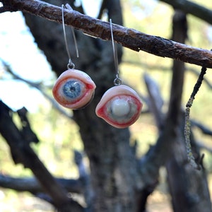 Creepy eyeballs earrings, Wearable bizarre artwork, Quirky odd eyes dangling, oddities curiosities, Wacky jewelry, Weird creature  strange