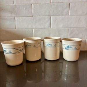 Vintage Erste des Frühlings Corning Tassen - 4er Set