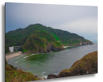 Impresión fotográfica de la costa de Oregón: paisaje sereno del noroeste del Pacífico