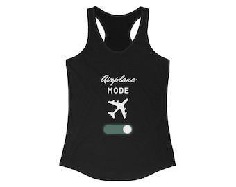 Camiseta sin mangas Racerback modo avión - Jet-Set con estilo - Regalos Wanderlust - Ropa de viaje - Regalos para viajeros - Tanque Racerback ideal para mujeres