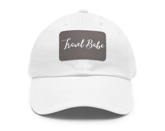 Travel Babe Baseballkeps - Wanderlust Fashion - Unik presentidé - Presenter till henne - Pappakeps med lädermärke (rektangel)