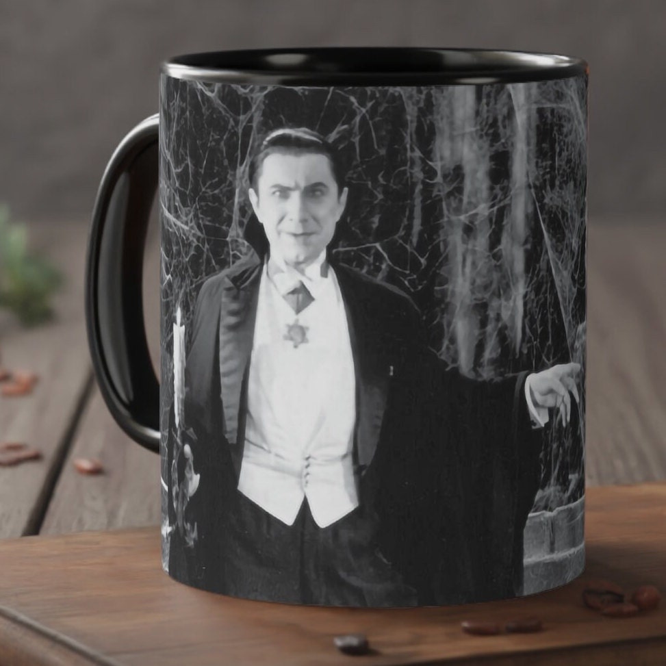 Bela Lugosi as Count Dracula in the 1931 Film Dracula - Iconic Horror ...