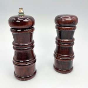 Vintage Wood Salt Shakers and Pepper Grinder / Salt & Pepper Set