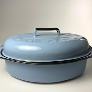 Vintage Blue Enamel Roasting Pan with Lid – Mid Century Cookware