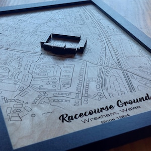 Muurkunst renbaan grond | Wrexham AFC | Lasergegraveerd hout