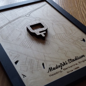 Madejski Stadium Wall Art | Domicile du Reading FC | | multicouche 3D Effet d’eau acrylique sur bois gravé au laser