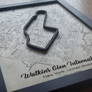 Watkins Glen International Wandkunst | Gehen Sie Bowling im Glen | Lasergraviertes Holz