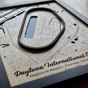 Daytona-muurkunst | Daytona International Speedway | Daytona 500 | 3D-meerlaags | Lasergegraveerd hout acryl watereffect