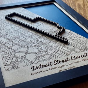 Art mural circuit urbain de Détroit | Grand Prix IndyCar de Détroit | Bois gravé au laser | Acrylique effet eau