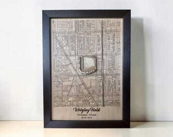 Decorazione murale Wrigley Field: legno inciso al laser, regalo dei Chicago Cubs