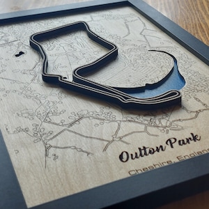 Art mural Oulton Park | BTCC | Bois gravé au laser | Acrylique effet eau