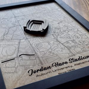 Muurkunst Jordan-Hare Stadium | Kastanjebruine tijgers | Lasergegraveerd hout