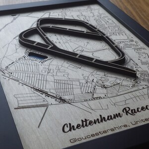 Arte de pared del hipódromo de Cheltenham / Festival de Cheltenham / Madera grabada con láser / Efecto agua acrílica