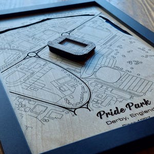Arte mural del estadio Pride Park / Derby County FC / Madera grabada con láser / Efecto acrílico de agua