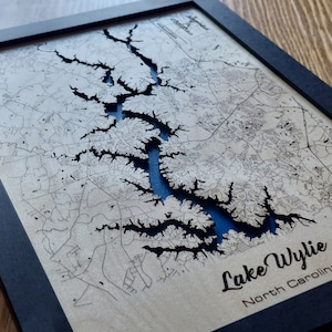 Art mural du lac Wylie | Caroline du Nord et du Sud | 3D multicouche | Effet d’eau acrylique en bois gravé au laser