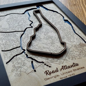 Muurkunst Road Atlanta | Petit Le Mans | Lasergegraveerd hout | Acrylwatereffect