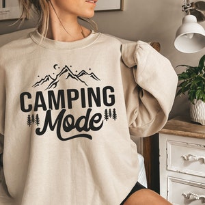 Sakhal Varsity Dayz Mountains Nature Camping Gamer Gift PopSockets PopGrip Pour MagSafe