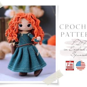 以下が含まれることがあります： 英語とスペイン語で書かれた、赤い髪の毛と緑のドレスを着た弓矢を持った人形の編み物パターンPDF。
