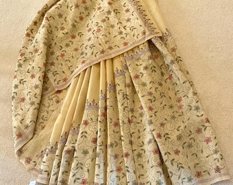 Vintage Kantha Tusser Silk Saree, Beige Base, Multicolor Floral Hand Embroidery. Bengal Craftsmanship.