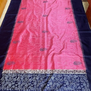 Vintage Kanjivaram Pure Silk Saree Pink with Blue Border & Hand Block Printed Palla and Motifs. Free Shipping
