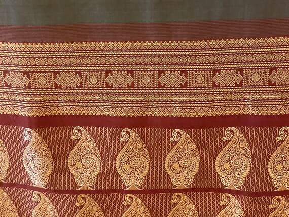 Vintage Grey Saree with Maroon Color Woven Tradit… - image 5