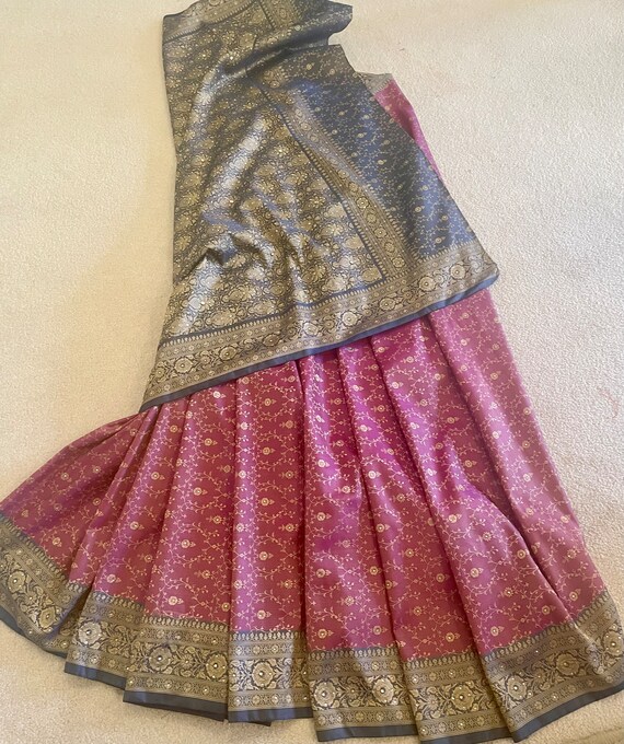 Lavender Woven Design Banarsi Silk Blend Saree With Unstitched Blouse Piece