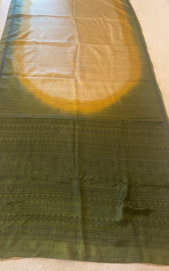 Vintage Pure Silk Saree. Olive Green Print with B… - image 3