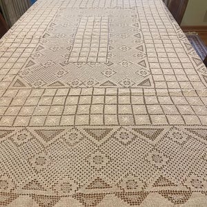 Antique Rectangular Filet Lace Tablecloth, Geometrical Patterns, Ivory Color, 75" x 62". Excellent Condition.