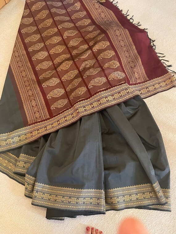 Vintage Grey Saree with Maroon Color Woven Tradit… - image 2