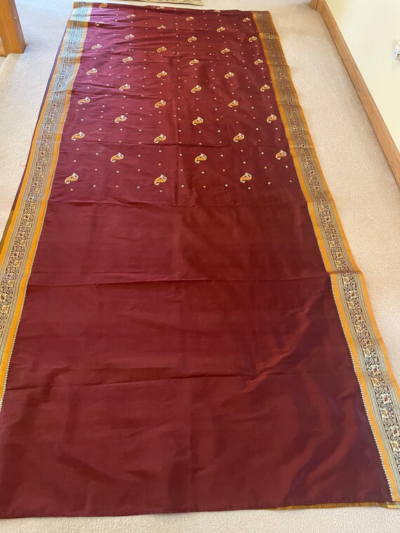 Beautiful Embroidered Saree. Maroon Color with Go… - image 3