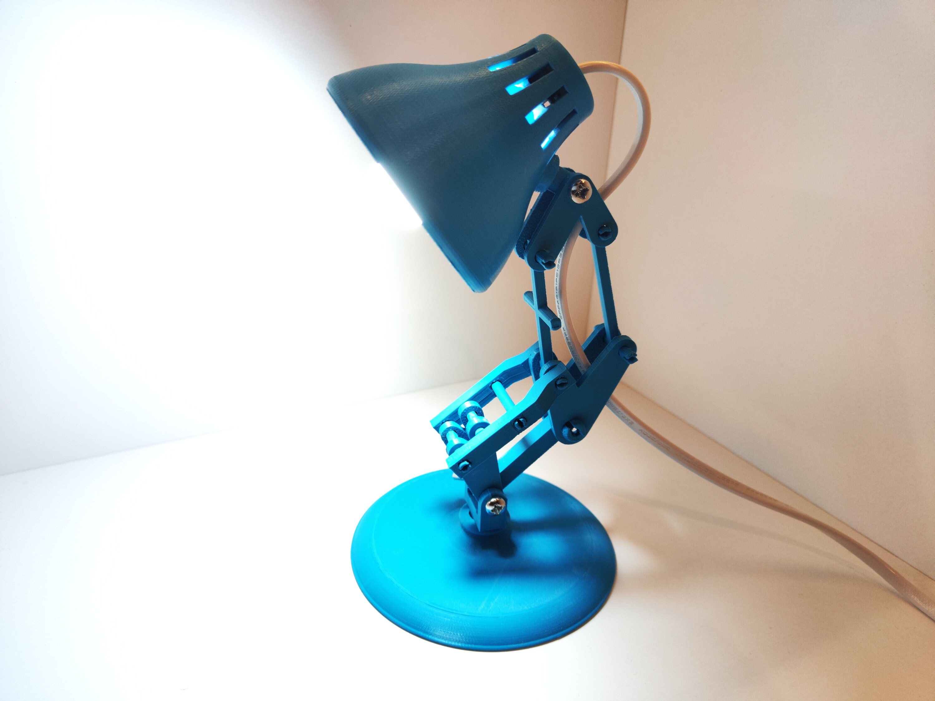 PIXAR LAMP LUXO Pixar Magic Animated Lamp Desk Decor Pixar