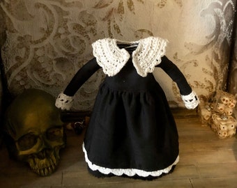 Black dress with detachable crochet collar for Blythe,gothic dress, Wednesday dress, Blythe dress