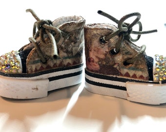 Decorated and jeweled canvas shoes for Blythe