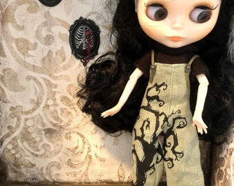 Hand painted Dungarees and jumper for Blythe, Hand painted trousers, Blythe outfit, Halloween overalls
