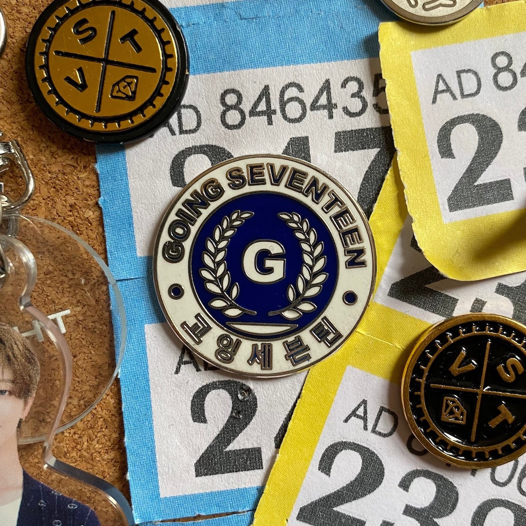 アイドル SEVENTEEN HOLIDAY PINS Seventeen Holiday Pins Dk rare limited | eBay