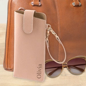 Custodia per occhiali in pelle personalizzata con cinturino, custodia per occhiali, custodia sottile per occhiali, regalo per damigella d'onore per lei, custodia da viaggio per occhiali da sole, regalo personalizzato