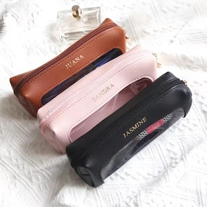 Borsa cosmetica in pelle personalizzata o astuccio sottile per matite / Borsa trasparente per pennelli da trucco / Borsa per trucco con monogramma, regalo per damigella d'onore / Regalo personalizzato per donne