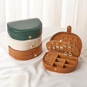 Portagioie in pelle personalizzato, organizer da viaggio per gioielli con nome, regalo personalizzato per damigella d'onore, portagioie da donna per compleanno