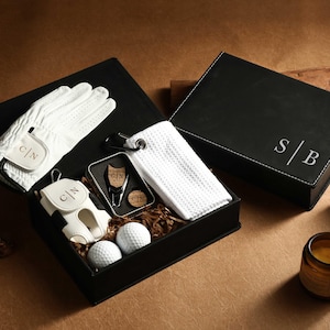 Gepersonaliseerde golfcadeauset, cadeauset voor golfer, golfballen, golfbagagelabel met golft-shirts, gazongereedschap balmarkeringen set, golfcadeaus voor mannen