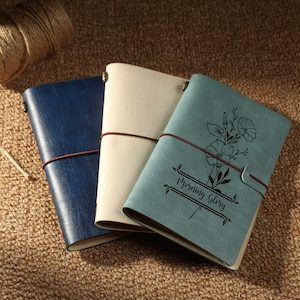 Naam geboortedagboek geboortebloem, gepersonaliseerd leren dagboek, notitieboekomslag op maat gegraveerd cadeau, notitieboekje, kerstcadeau, geboortebloem